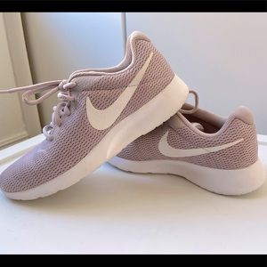 Nike sneakers, size 7